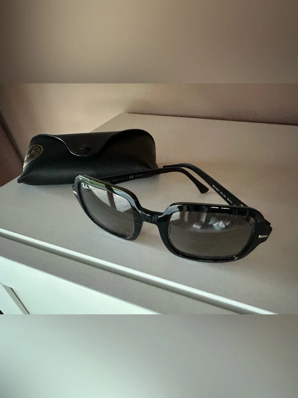 Ray-Ban chic oversized